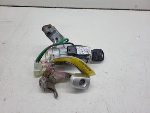 Begagnade Tändningslås + nyckel Toyota RAV4 (A3) Pris € 30,00 Marginaltabell erbjuds av Autorec. Gebr. Prins b.v.