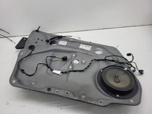 Begagnade Fönstermekanism, 4-dörrars, vänster fram Mercedes B (W245) 2.0 B-200 16V Pris € 30,00 Marginaltabell erbjuds av Autorec. Gebr. Prins b.v.