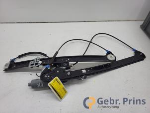 Używane Mechanizm szyby prawej przedniej wersja 4-drzwiowa BMW X5 (E53) 4.4 V8 32V Cena € 75,00 Procedura marży oferowane przez Autorec. Gebr. Prins b.v.