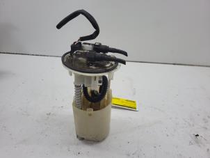 Begagnade Elektrisk bränslepump Peugeot 206 CC (2D) 1.6 16V Pris € 30,00 Marginaltabell erbjuds av Autorec. Gebr. Prins b.v.