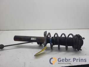 Begagnade Stötdämparstång, höger fram Audi A3 (8P1) 1.6 TDI 16V Pris € 50,00 Marginaltabell erbjuds av Autorec. Gebr. Prins b.v.
