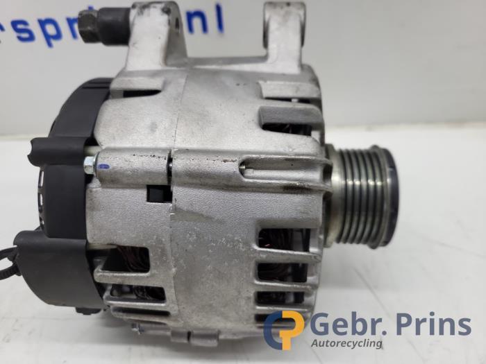 Dynamo från en Citroën C5 II Break (RE) 1.6 HDiF 16V 2005