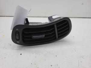 Gebruikte Luchtrooster Dashboard Fiat Panda/Pandina (312) 0.9 TwinAir 60 Prijs € 15,00 Margeregeling aangeboden door Autorec. Gebr. Prins b.v.
