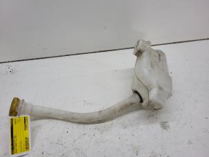 Begagnade Spolartank, vindruta Renault Kangoo Express (FW) 1.5 dCi 95 Pris € 42,35 Inklusive moms erbjuds av Autorec. Gebr. Prins b.v.