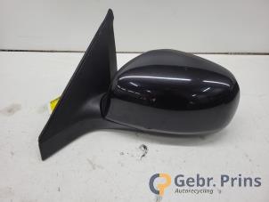 Begagnade Skärmspegel, vänster Suzuki Swift (ZA/ZC/ZD1/2/3/9) 1.3 VVT 16V Pris € 25,00 Marginaltabell erbjuds av Autorec. Gebr. Prins b.v.