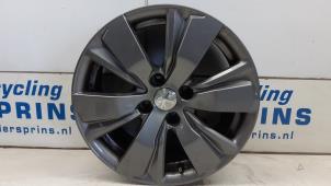 Gebruikte Velg Peugeot 2008 (CU) 1.2 12V e-THP PureTech 110 Prijs € 100,00 Margeregeling aangeboden door Autorec. Gebr. Prins b.v.