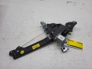 Begagnade Fönstermekanism för bakre dörr, 4-dörrars, höger Peugeot 508 (8D) 1.6 THP 16V Pris € 75,00 Marginaltabell erbjuds av Autorec. Gebr. Prins b.v.