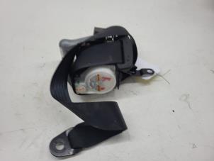 Begagnade Främre säkerhetsbälte, höger Suzuki Alto 1.0 12V Pris € 50,00 Marginaltabell erbjuds av Autorec. Gebr. Prins b.v.