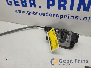 Gebruikte Deurslot Mechaniek 2Deurs rechts Mercedes Vito (447.6) 2.2 114 CDI 16V Prijs € 42,35 Inclusief btw aangeboden door Autorec. Gebr. Prins b.v.