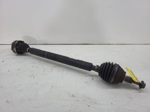 Begagnade Drivaxel, höger fram Volkswagen Passat Variant (365) 1.4 TSI 16V Pris € 50,00 Marginaltabell erbjuds av Autorec. Gebr. Prins b.v.