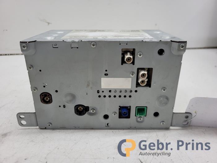 Kontrollenhet, multimedia från en Volvo S60 III (ZS) 2.0 T5 16V 2019