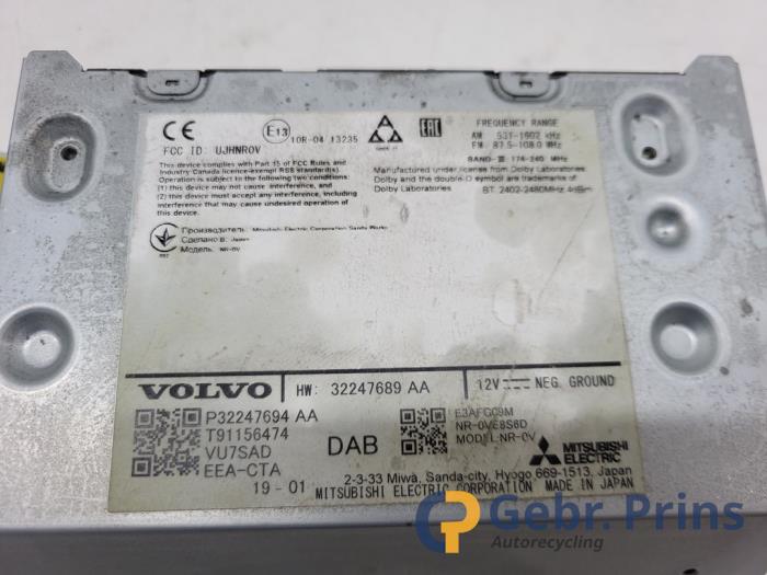 Kontrollenhet, multimedia från en Volvo S60 III (ZS) 2.0 T5 16V 2019