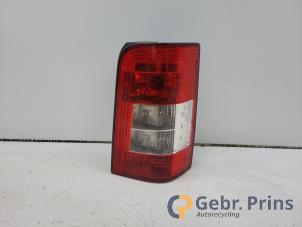 Używane Tylne swiatlo pozycyjne lewe Citroen Berlingo 1.6 HDI 16V 75 Cena € 25,00 Procedura marży oferowane przez Autorec. Gebr. Prins b.v.