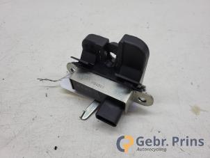 Begagnade Låsmekanism, baklucka Seat Leon (1P1) 1.6 Pris € 20,00 Marginaltabell erbjuds av Autorec. Gebr. Prins b.v.