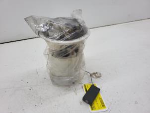 Begagnade Elektrisk bränslepump Peugeot 207 CC (WB) 1.6 16V Pris € 30,00 Marginaltabell erbjuds av Autorec. Gebr. Prins b.v.