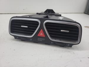 Gebruikte Luchtrooster Dashboard Volkswagen Eos (1F7/F8) 1.4 TSI 16V BlueMotion Prijs € 25,00 Margeregeling aangeboden door Autorec. Gebr. Prins b.v.