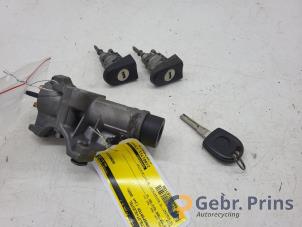 Gebruikte Kontaktslot + Sleutel Volkswagen Transporter/Caravelle T5 1.9 TDi Prijs € 30,00 Margeregeling aangeboden door Autorec. Gebr. Prins b.v.