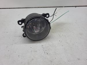 Begagnade Dimljus, höger fram Opel Agila (B) 1.2 16V Pris € 15,00 Marginaltabell erbjuds av Autorec. Gebr. Prins b.v.