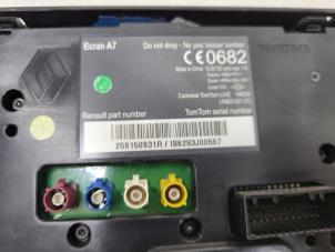 Gebruikte Display Interieur Renault Megane III Grandtour (KZ) 1.5 dCi 110 Prijs € 40,00 Margeregeling aangeboden door Autorec. Gebr. Prins b.v.