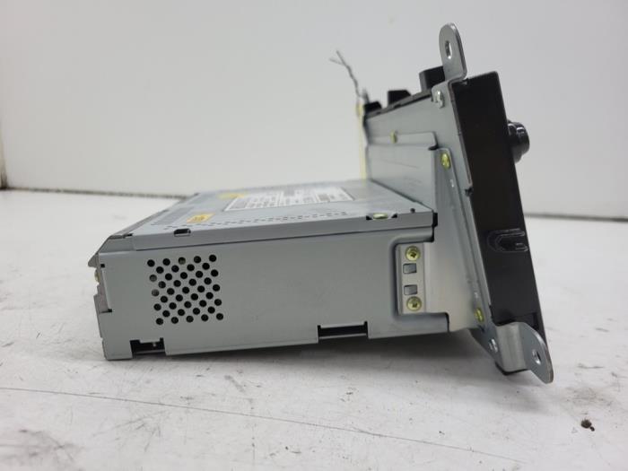 Navigatie Display van een Renault Clio IV (5R) 1.2 16V 2016