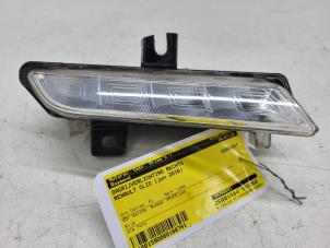 Begagnade Dagsljus höger Renault Clio IV (5R) 1.2 16V Pris € 25,00 Marginaltabell erbjuds av Autorec. Gebr. Prins b.v.