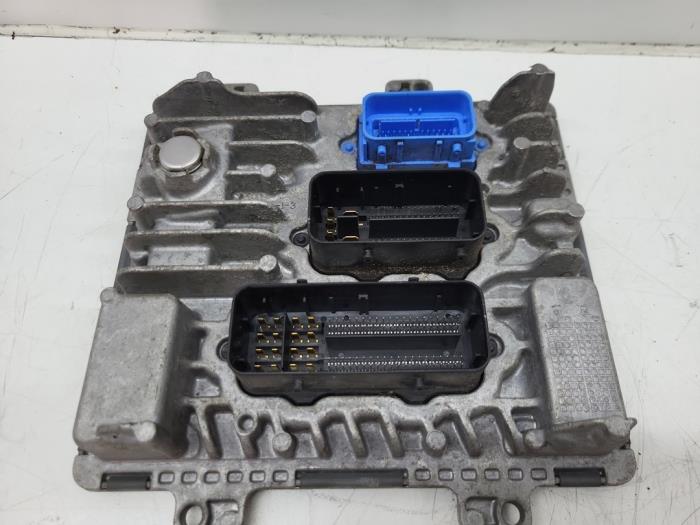 Dator, motorstyrning från en Opel Corsa E 1.3 CDTi 16V ecoFLEX 2015