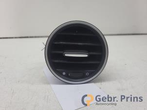 Gebruikte Luchtrooster Dashboard Fiat Punto III (199) 0.9 TwinAir Prijs € 15,00 Margeregeling aangeboden door Autorec. Gebr. Prins b.v.