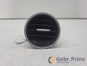 Gebruikte Luchtrooster Dashboard Fiat Punto III (199) 0.9 TwinAir Prijs € 15,00 Margeregeling aangeboden door Autorec. Gebr. Prins b.v.