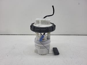 Gebruikte Benzinepomp Renault Clio V (RJAB) 1.0 TCe 90 12V Prijs € 60,00 Margeregeling aangeboden door Autorec. Gebr. Prins b.v.