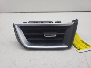 Begagnade Luftmunstycke, instrumentbräda Renault Clio V (RJAB) 1.0 TCe 90 12V Pris € 35,00 Marginaltabell erbjuds av Autorec. Gebr. Prins b.v.