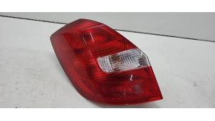 Begagnade Baklykta, vänster Skoda Fabia II Combi 1.2 TSI Pris € 30,00 Marginaltabell erbjuds av Autorec. Gebr. Prins b.v.