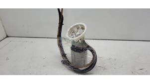 Używane Elektryczna pompa paliwa BMW 3 serie (E90) 318i 16V Cena € 40,00 Procedura marży oferowane przez Autorec. Gebr. Prins b.v.