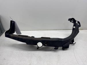 Begagnade Strålkastarram, vänster BMW 3 serie (E90) 318i 16V Pris € 15,00 Marginaltabell erbjuds av Autorec. Gebr. Prins b.v.