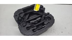 Gebruikte Krikset Kia Niro I (DE) 1.6 GDI Hybrid Prijs € 40,00 Margeregeling aangeboden door Autorec. Gebr. Prins b.v.