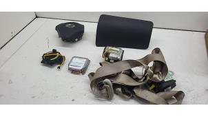 Gebruikte Airbag Set + Module Landwind CV9 1.6 16V Prijs € 350,00 Margeregeling aangeboden door Autorec. Gebr. Prins b.v.