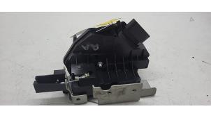 Begagnade Dörrmekanism, 4-dörrars, höger bak Ford Transit Connect (PJ2) 1.5 TDCi ECOnetic Pris € 42,35 Inklusive moms erbjuds av Autorec. Gebr. Prins b.v.