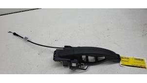 Używane Uchwyt drzwi prawych wersja 2-drzwiowa Ford Transit Connect (PJ2) 1.5 EcoBlue Cena € 36,30 Z VAT oferowane przez Autorec. Gebr. Prins b.v.