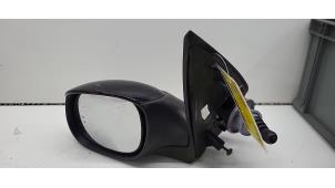 Gebruikte Buitenspiegel links Peugeot 206+ (2L/M) 1.4 XS Prijs € 25,00 Margeregeling aangeboden door Autorec. Gebr. Prins b.v.