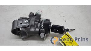 Begagnade Tändningslås + nyckel Mitsubishi Space Star (A0) 1.2 12V Pris € 35,00 Marginaltabell erbjuds av Autorec. Gebr. Prins b.v.