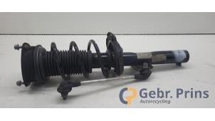 Begagnade Stötdämparstång, vänster fram Volkswagen Polo VI (AW1) 1.0 TSI 12V Pris € 100,00 Marginaltabell erbjuds av Autorec. Gebr. Prins b.v.