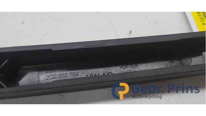 Bakre torkararm från en Volkswagen Polo VI (AW1) 1.0 TSI 12V 2024