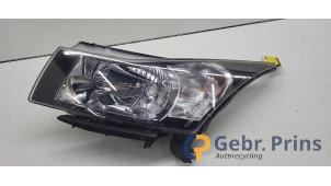 Gebruikte Linker Koplamp Chevrolet Cruze (305) 1.8 16V VVT Prijs € 100,00 Margeregeling aangeboden door Autorec. Gebr. Prins b.v.