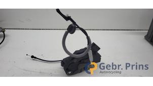 Begagnade Dörrlåsmekanism, 4-dörrars, vänster bak Volvo V60 I (FW/GW) 1.6 T3 16V Pris € 35,00 Marginaltabell erbjuds av Autorec. Gebr. Prins b.v.