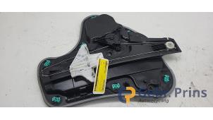 Begagnade Fönstermekanism för bakre dörr, 4-dörrars, vänster Volkswagen Golf VIII (CD1) 2.0 GTI 16V Pris € 40,00 Marginaltabell erbjuds av Autorec. Gebr. Prins b.v.