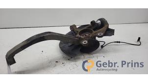 Gebruikte Fusee links-voor Mercedes ML II (164/4JG) 3.0 ML-280 CDI 4-Matic V6 24V Prijs € 75,00 Margeregeling aangeboden door Autorec. Gebr. Prins b.v.
