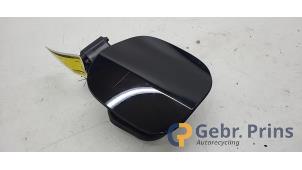 Używane Pokrywa wlewu paliwa Ford Focus 4 Wagon 1.0 Ti-VCT EcoBoost 12V 100 Cena € 40,00 Procedura marży oferowane przez Autorec. Gebr. Prins b.v.