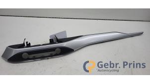 Begagnade Instrumentbräda, del Ford Focus 4 Wagon 1.0 Ti-VCT EcoBoost 12V 100 Pris € 35,00 Marginaltabell erbjuds av Autorec. Gebr. Prins b.v.