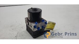 Begagnade ABS-pump Opel Astra H (L48) 1.6 16V Twinport Pris € 75,00 Marginaltabell erbjuds av Autorec. Gebr. Prins b.v.