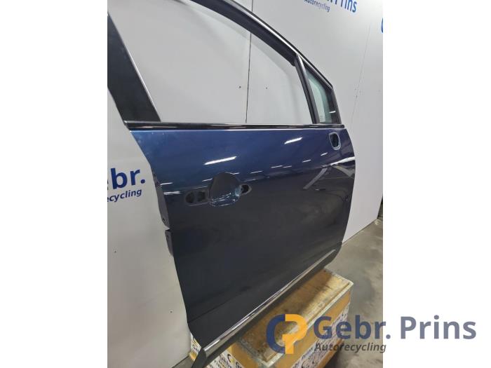 Framdörr, 4-dörrars, höger från en Renault Captur (2R) 1.2 TCE 16V EDC 2018