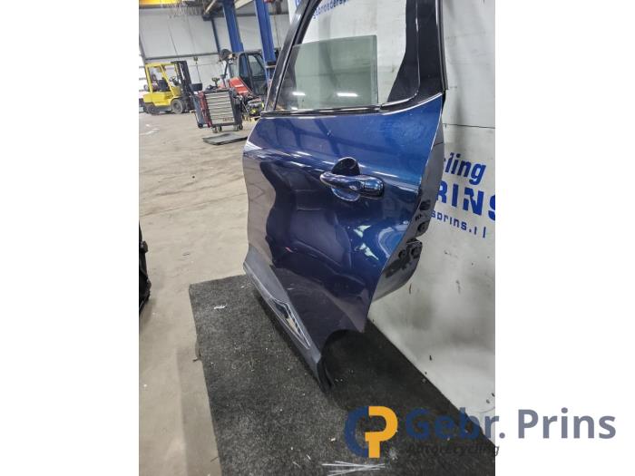 Bakdörr, 4-dörrars, vänster från en Renault Captur (2R) 1.2 TCE 16V EDC 2018